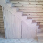 The best way to paint a wooden staircase in a house: secrets and recommendations