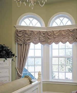 Curtains for arched windows: ideas for decorating unusual window openings